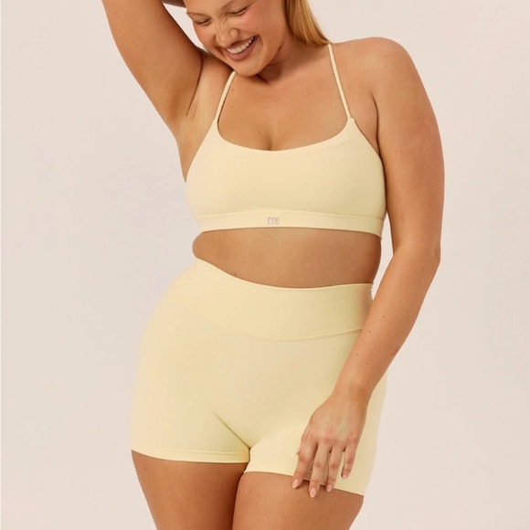 CSB Set: Form Gia Crop + Invisible Scrunch Shorts Size Medium Butter Yellow 🌼 - Picture 3 of 8